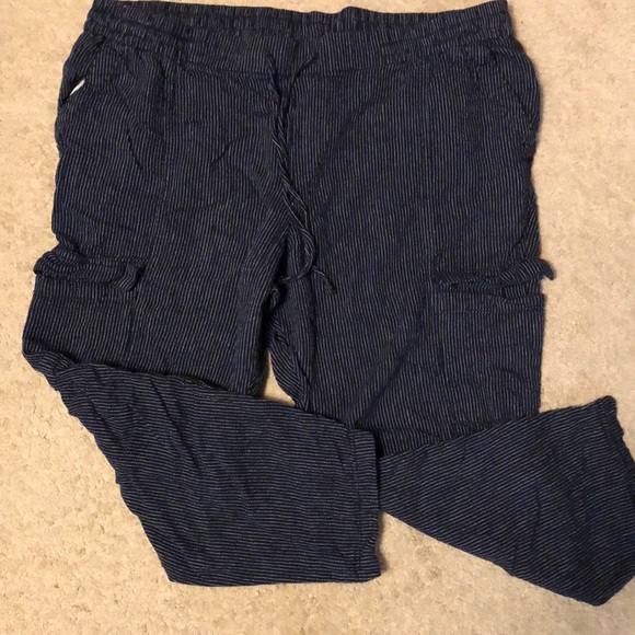 Old Navy Pants - Capri pants